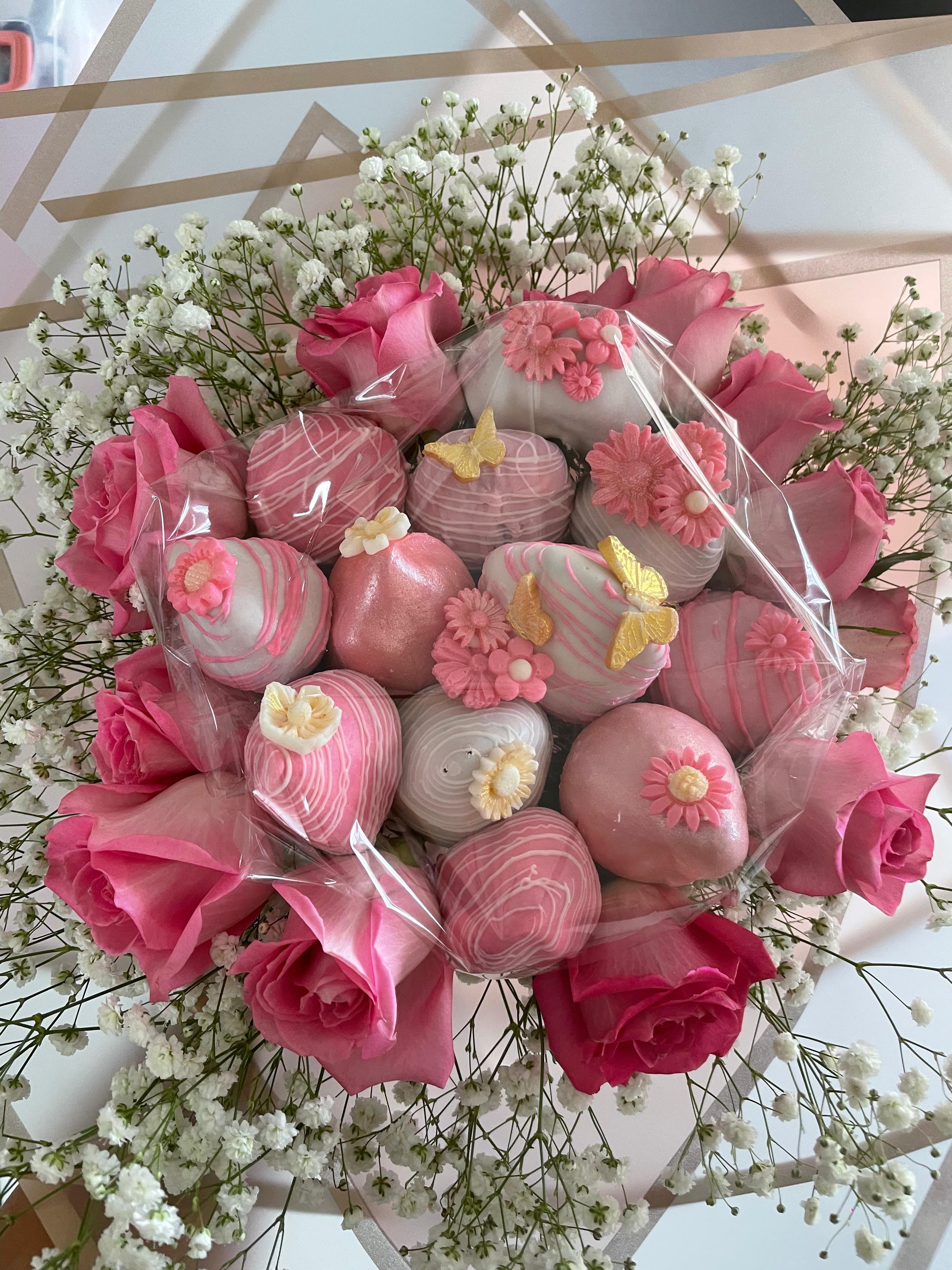 Strawberry bouquet with roses